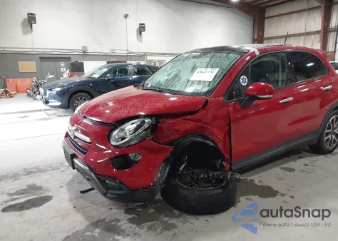 2016 Fiat 500X Trekking Plus z USA, uszkodzony, nr VIN ZFBCFYET3GP475577